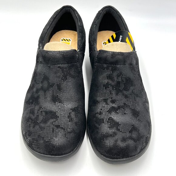 6W 6 WIDE WIDTH Clarks Talen Pace Black Slip Resistant Slip‎ On Clogs Shoes New - Picture 2 of 12